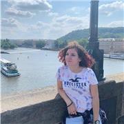 Lycéenne en terminale L proposant des cours de soutien scolaire